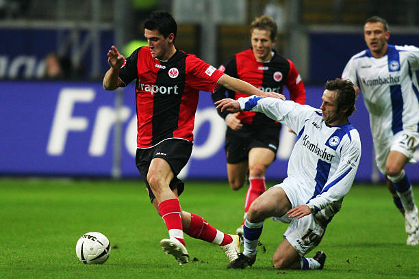 评价褒贬不 评价褒贬不